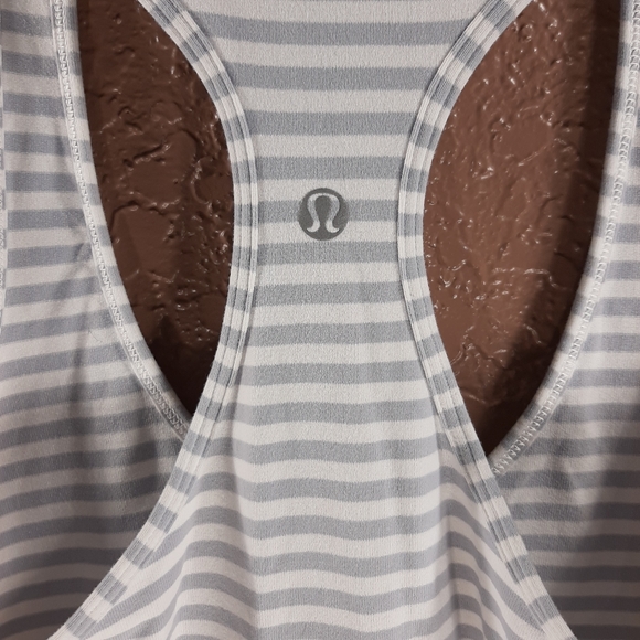 Lululemon Tank Top size 4 - Picture 3 of 6